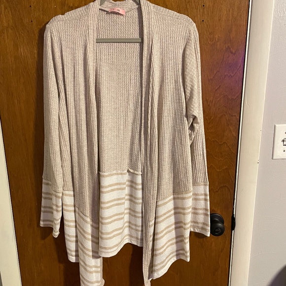 1XL Two-Tone Cardigan - Picture 13 of 15